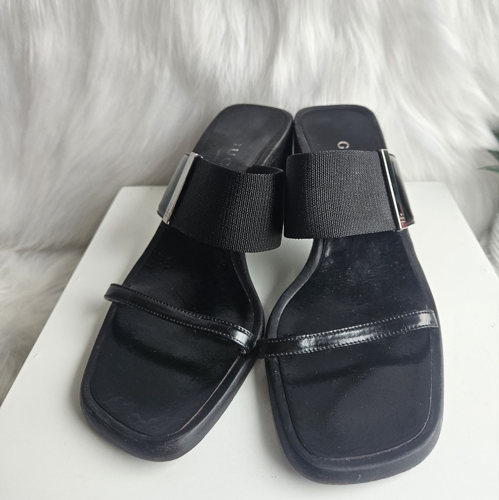 Gucci Black Patent Leather Block Heel Sandals with Elastic Strap - Picture 5 of 14